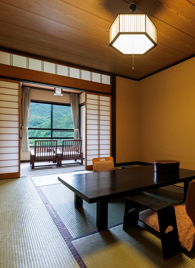 [East Wing] Japanese-style room with a view of Mt. Yari-ga-take