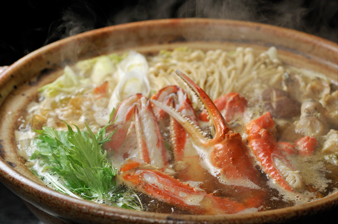 The winter-only hot pot plan includes seafood and crab pot, as well as a choice of shabu-shabu or sukiyaki. 